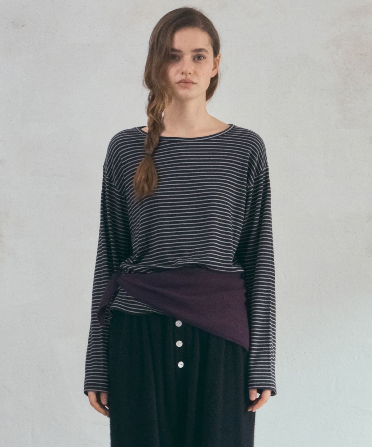 아우어노스텔지아(OURNOSTALGIA) Merino Wool Stripe T-shirt_Charcoal(O25-TP24)