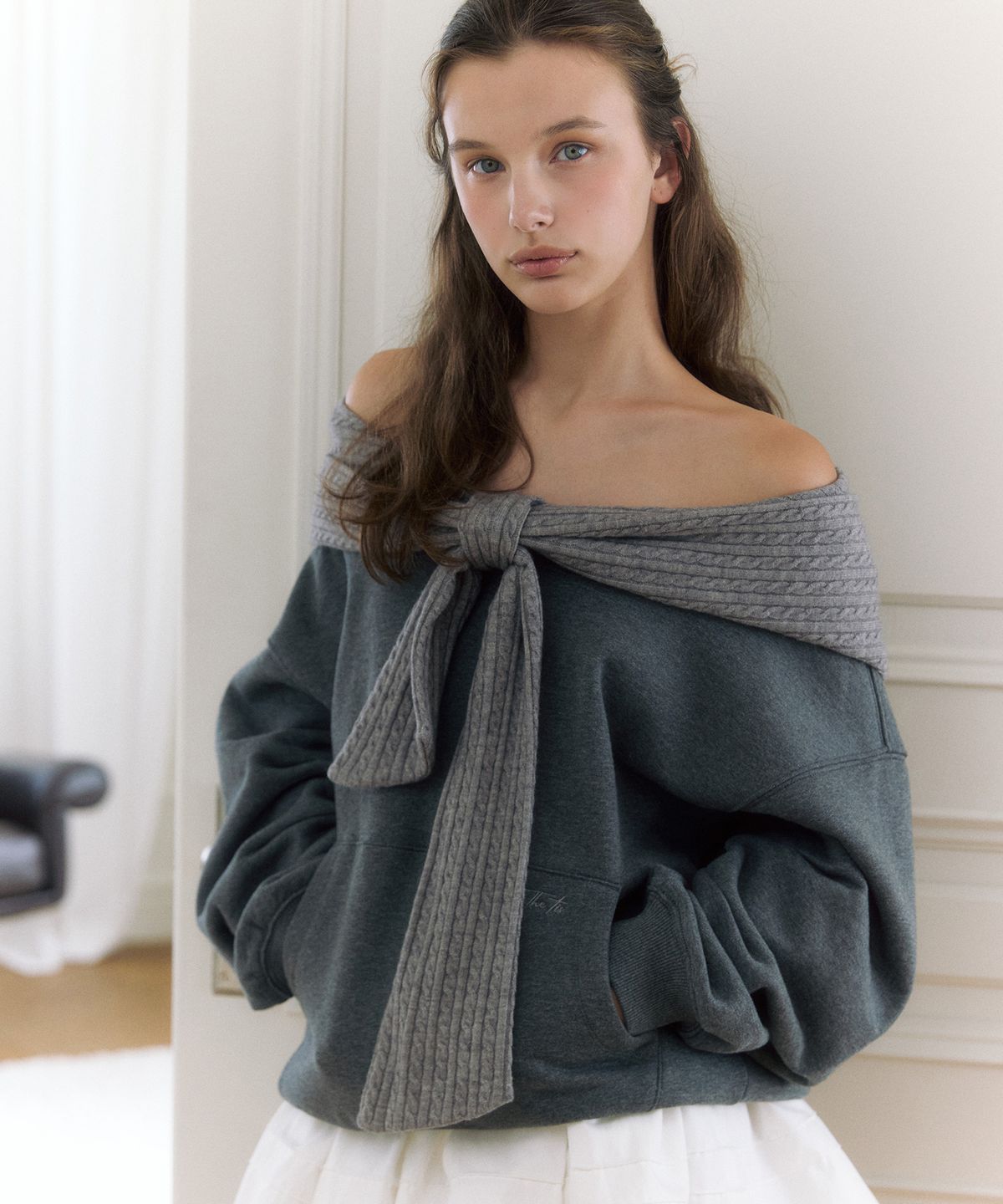 더티스(THETIS) TWO-WAY RIBBON OFF SHOULDER HOODIE_TT5W203MG