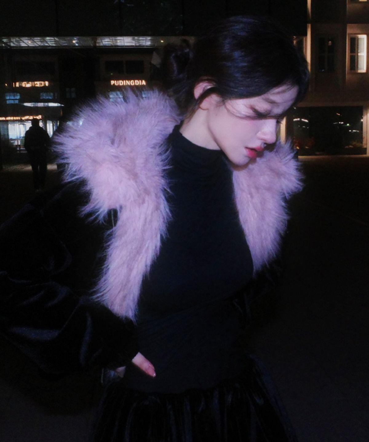 더티스(THETIS) FAUX FUR TWO TONE VELVET SHIRRING JACKET_TT5W005BK
