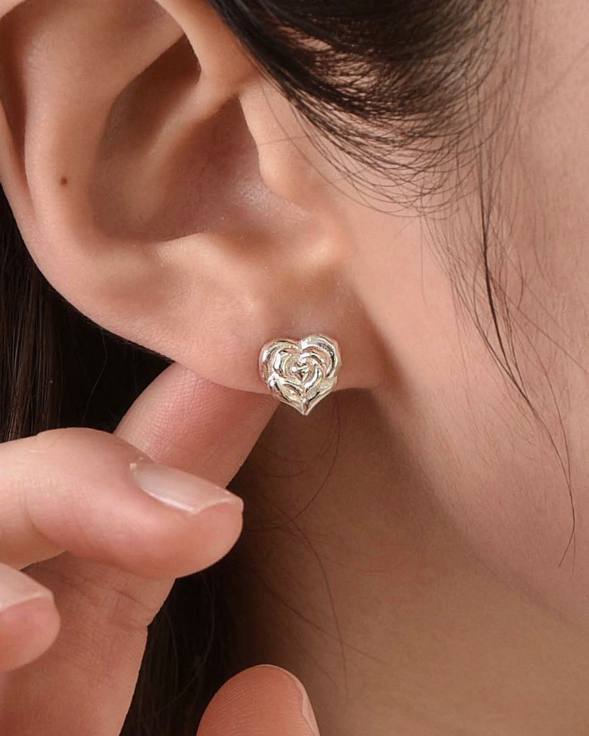 러브트릭스(LOVETRIX) silver925 heart rose earring