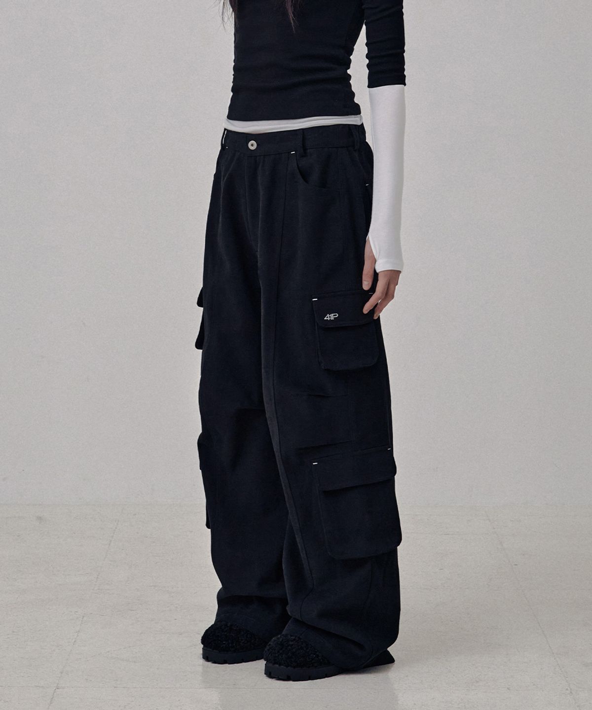 사일프레이(41PRAY) Brushed Fleece Cargo Wide Pants / Black