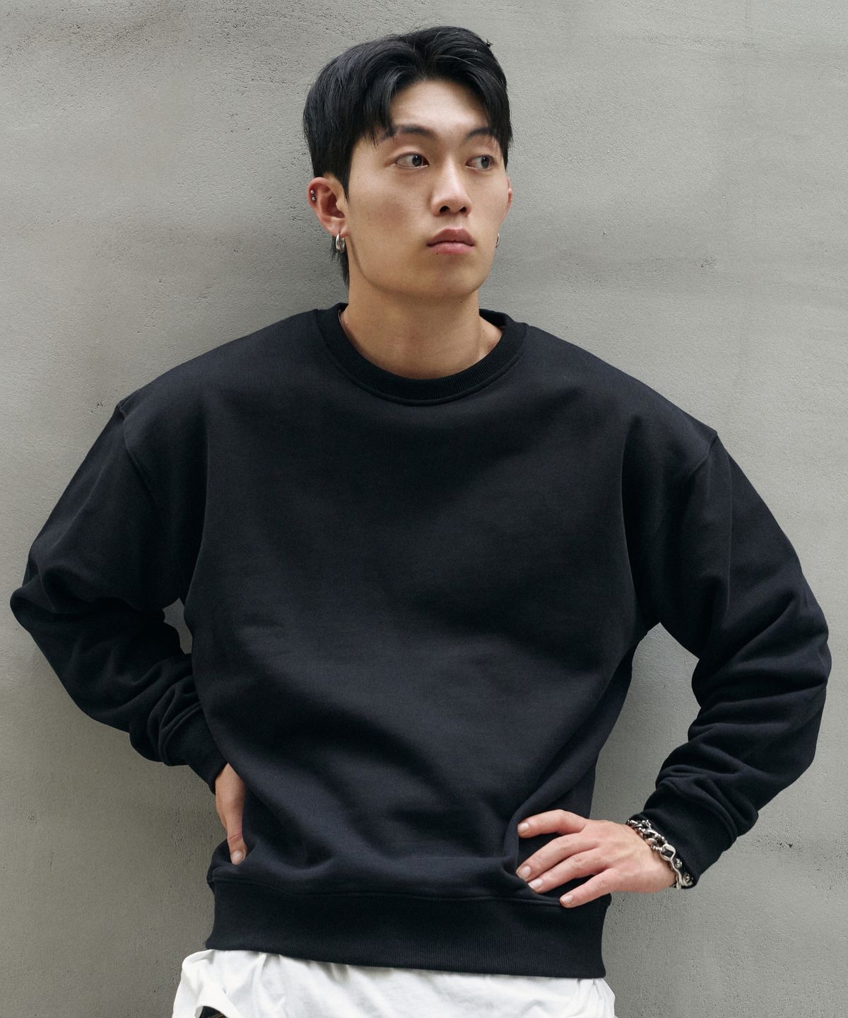버클다운(BUCKLE DOWN) 500g 헤비코튼 심플 오버핏 스웻 셔츠 (BLACK)