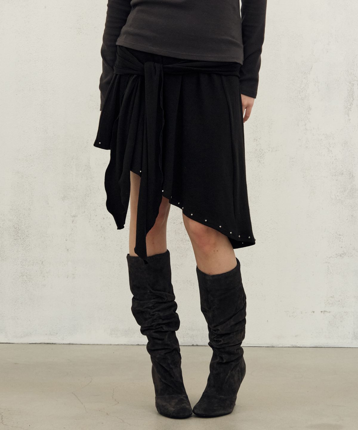 미드나잇 무브(MIDNIGHT MOVE) st stud skirt (black)