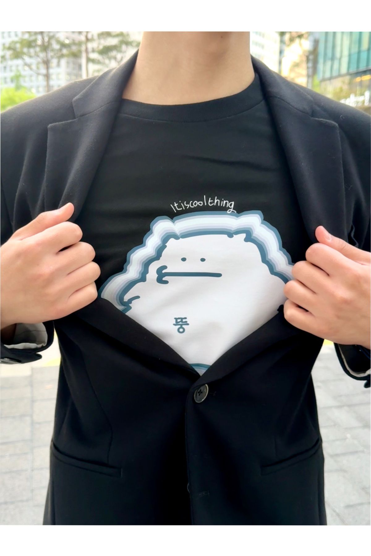 잇츠쿨띵(ITISCOOLTHING) 뚱민철 T-shirts (black)