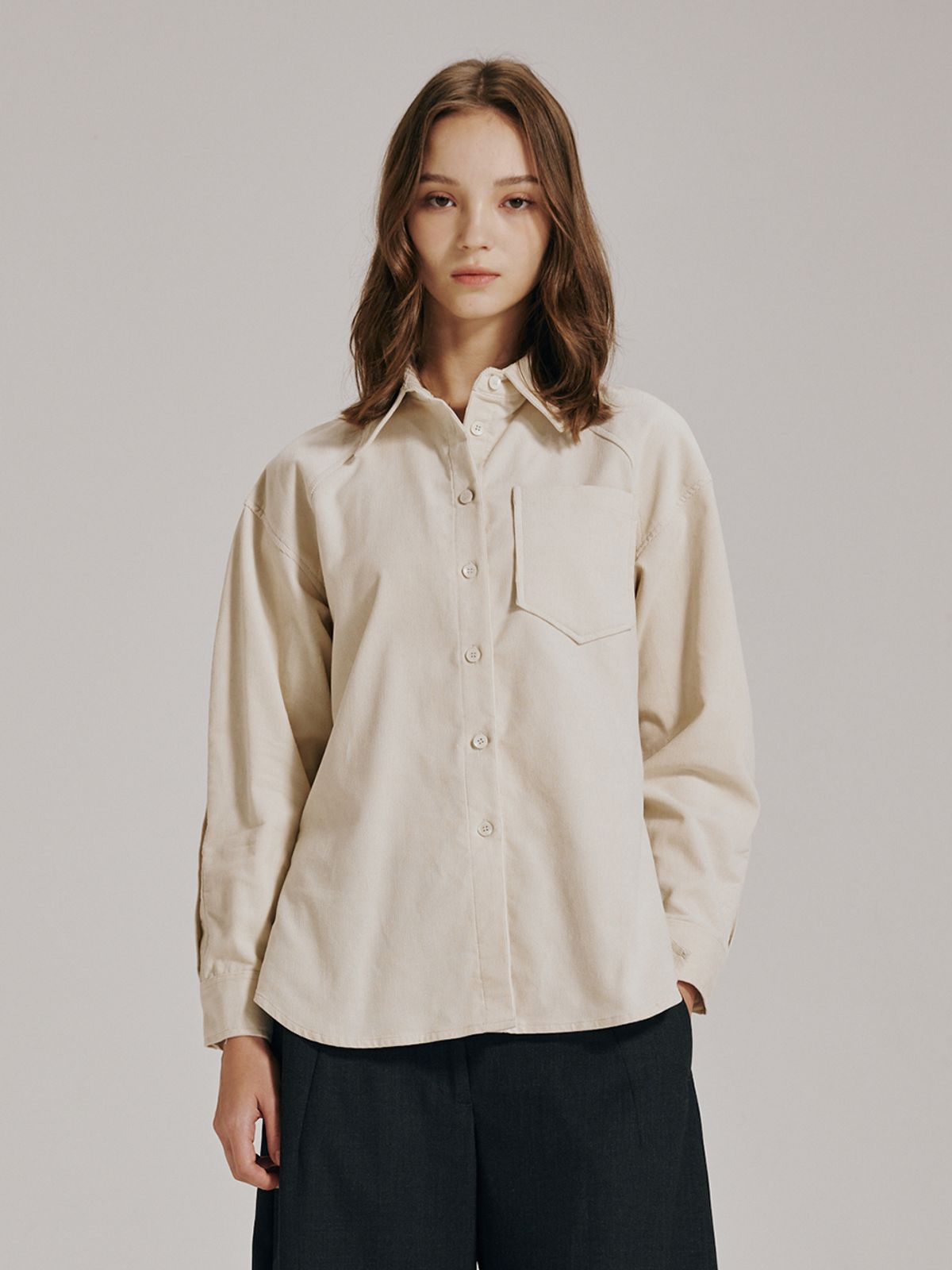 누브(NOUVE) 코듀로이 커브드 슬리브 블라우스 - 아이보리 / Corduroy Curved Sleeve Blouse -Ivory