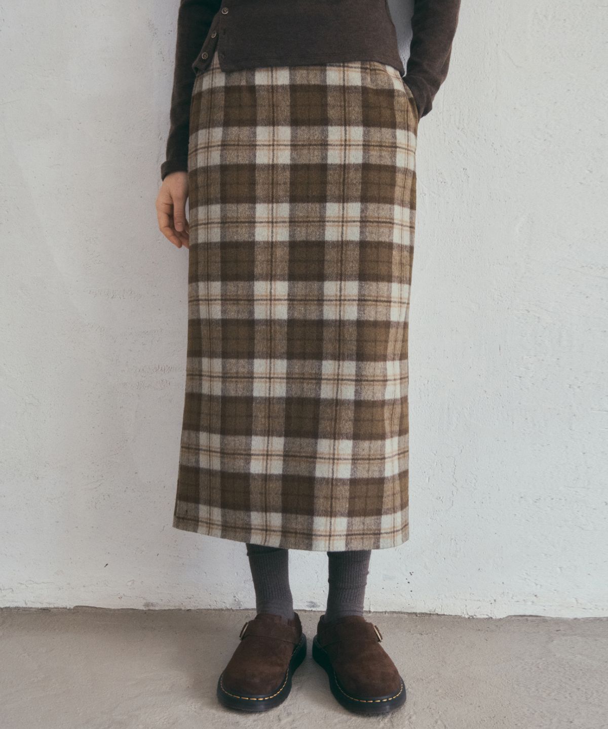 아우어노스텔지아(OURNOSTALGIA) Wool Pencil Check Skirt_Beige(O25-SK16)