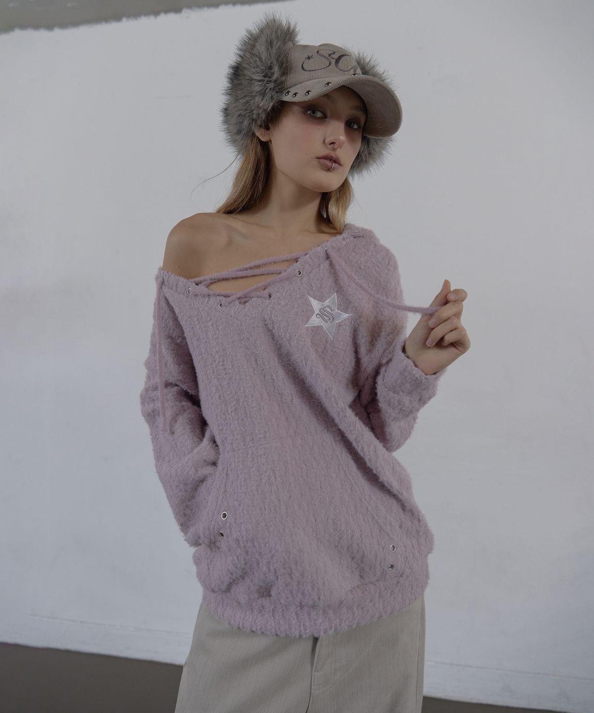 셋업이엑스이(SETUP-EXE) HAIRY V-NECK HOODIE / LILAC