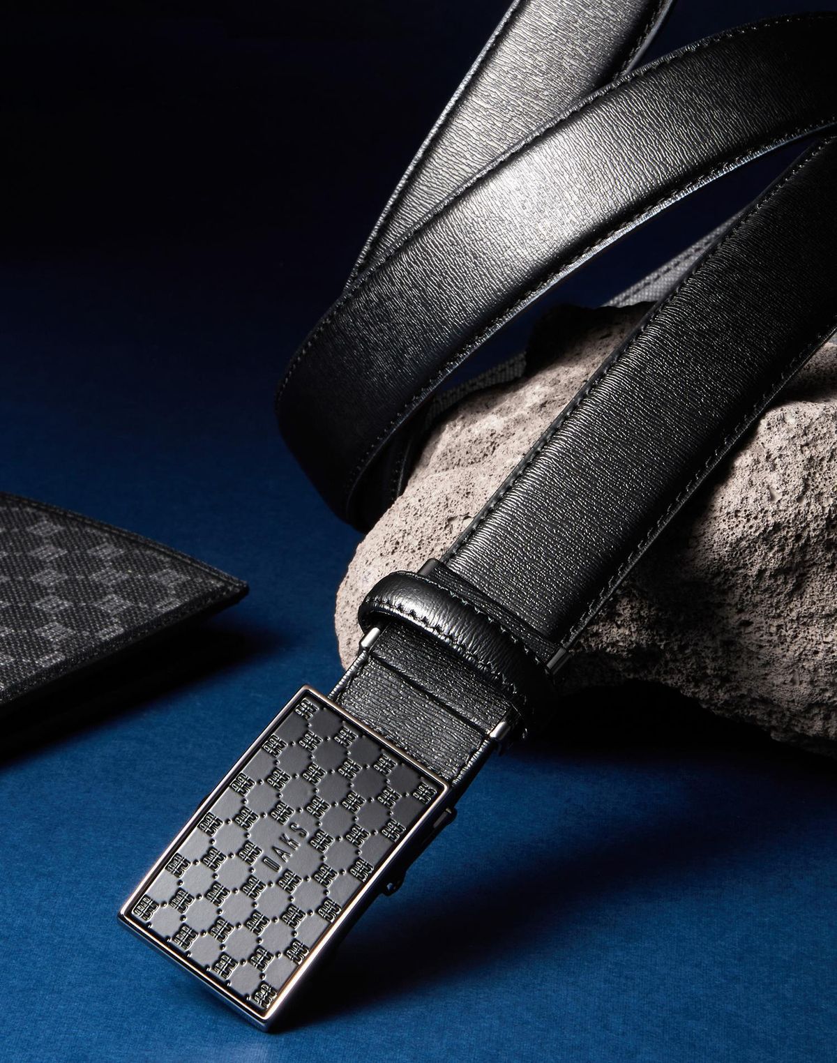 닥스 남성 액세서리(DAKS MEN'S ACCESSORIES) DD 루이스 패턴 음각 무광버클 소가죽 자동벨트 DBBE6E838BK