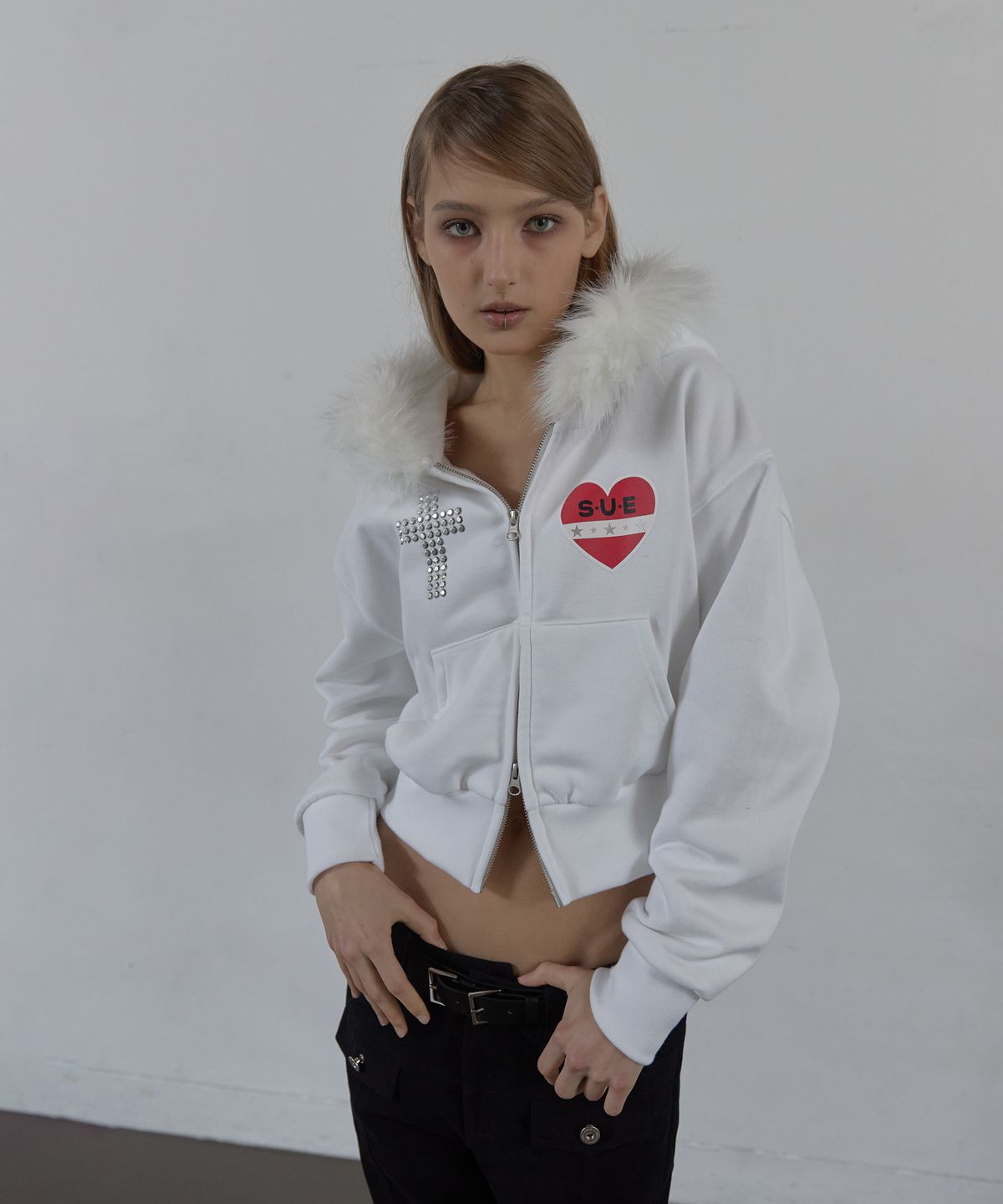 셋업이엑스이(SETUP-EXE) FUR TRIMMING HOODED ZIP-UP / WHITE