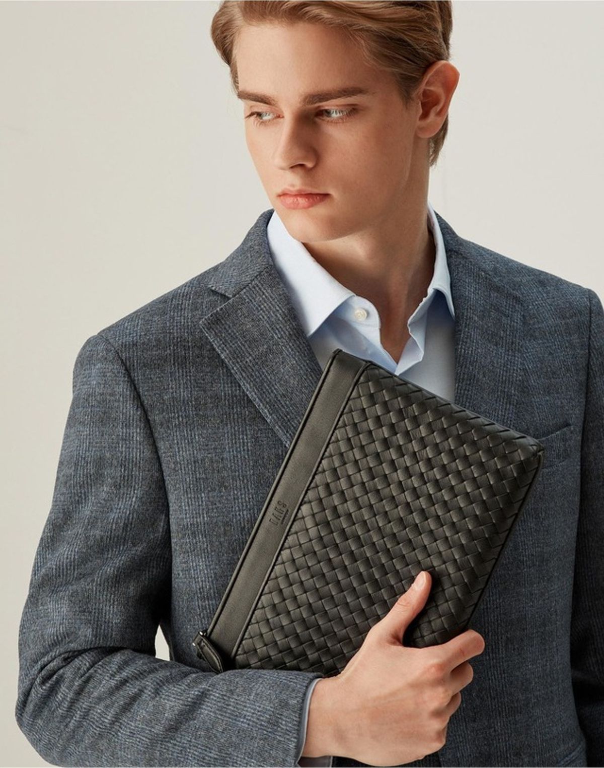 닥스 남성 액세서리(DAKS MEN'S ACCESSORIES) 블랙 핸드크래프트 메쉬M 소가죽 클러치백 DBBA6E725BK