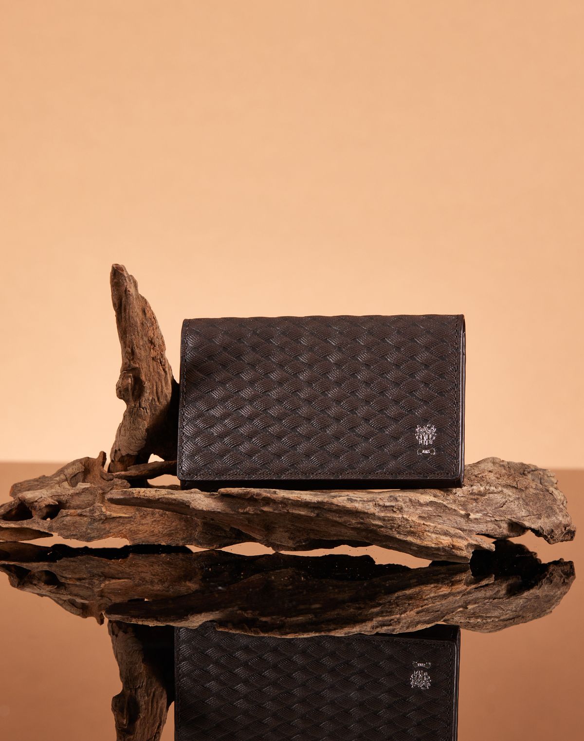 닥스 남성 액세서리(DAKS MEN'S ACCESSORIES) 브라운 짜임패턴 소가죽 카드지갑 DBHO6E831W3