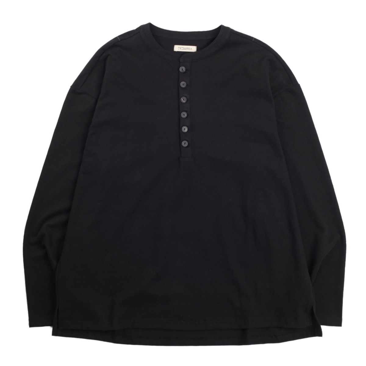 트라이베라(TRIBERRA) TOTEM HENLEY(BLACK)