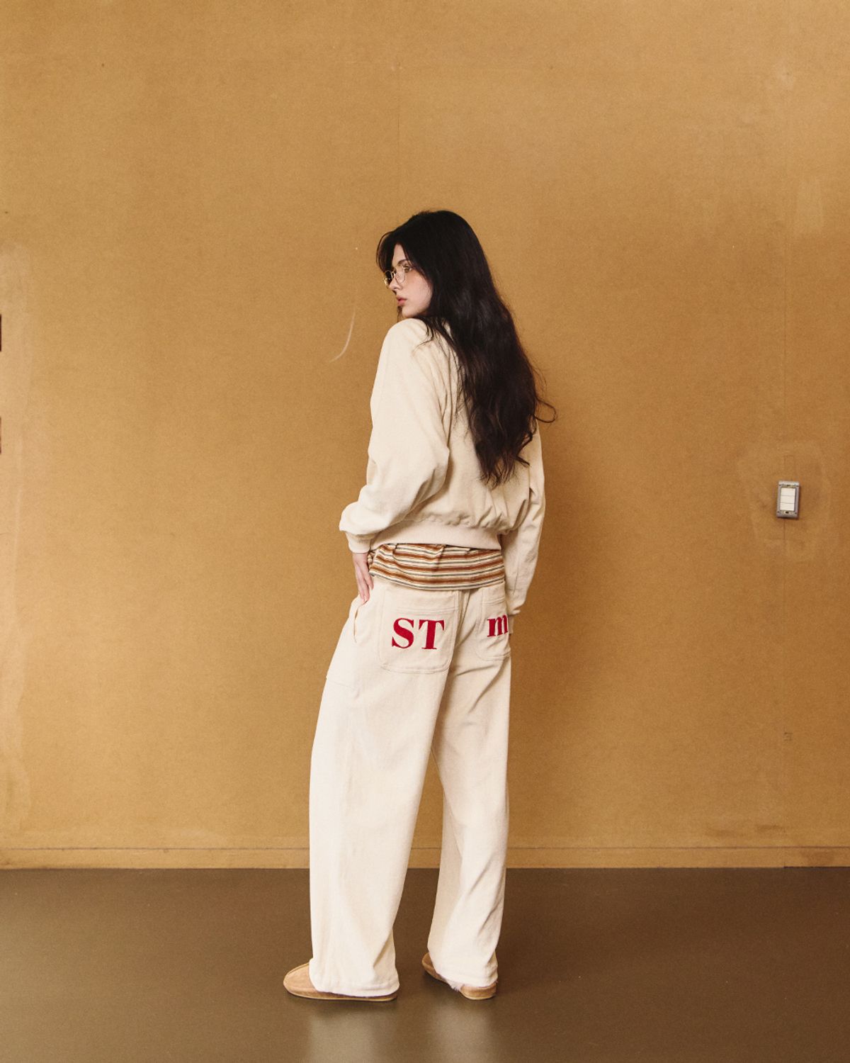 스트라이프마가린(STMG) stmg 로고 테리 트레이닝 팬츠 아이보리
