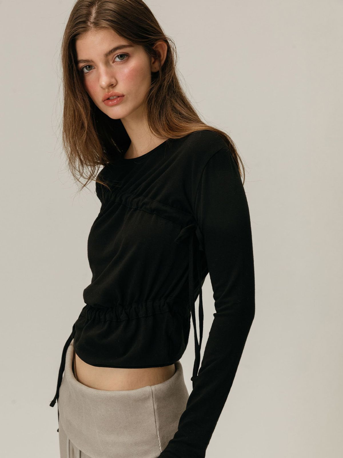 모이페어(MOIFAIRE) SHIRRING BOAT NECK T-SHIRT / BLACK