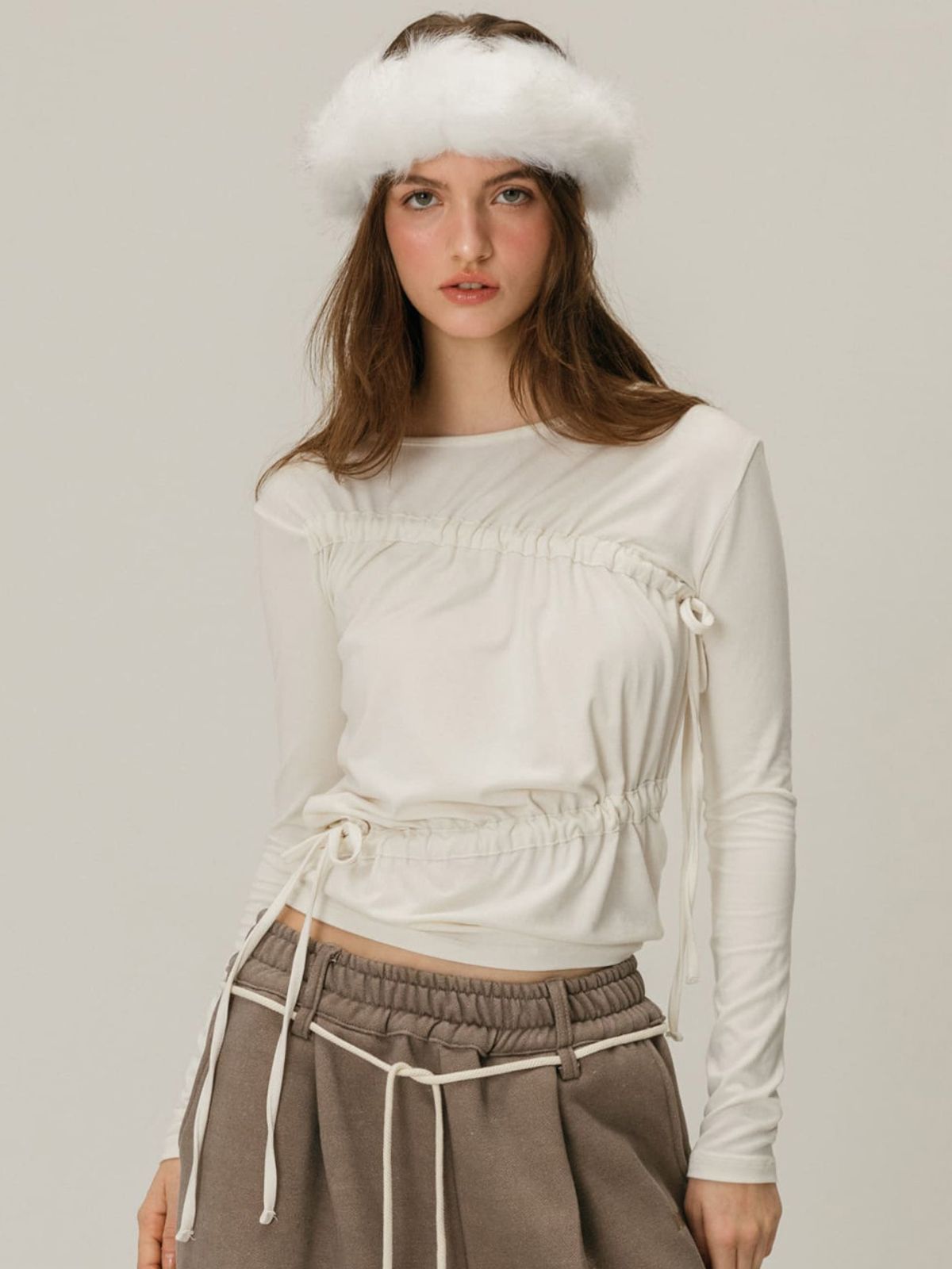 모이페어(MOIFAIRE) SHIRRING BOAT NECK T-SHIRT / IVORY