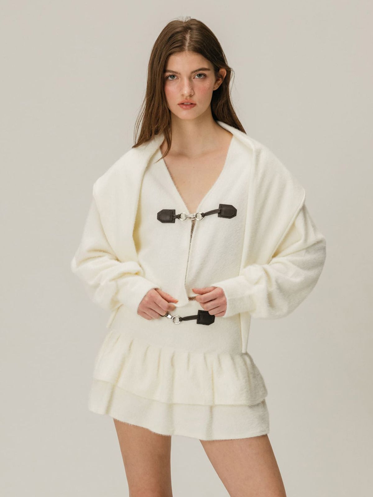 모이페어(MOIFAIRE) BUCKLE SNOWFLAKE CARDIGAN SET / IVORY
