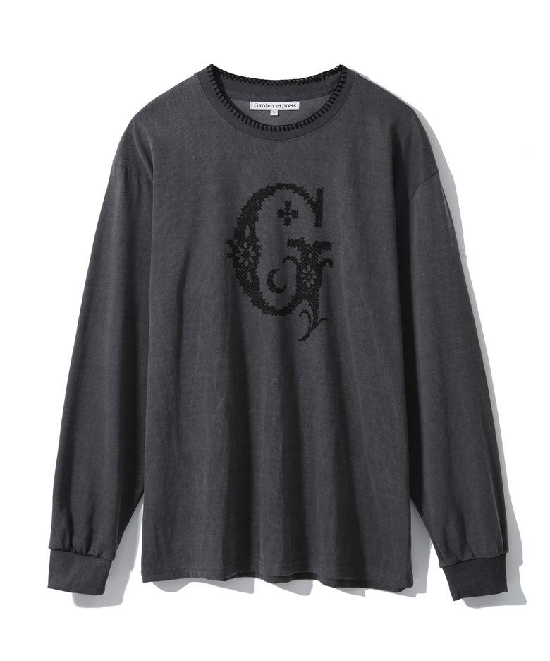 Cross-Stitch Initial T-shirt (charcoal)