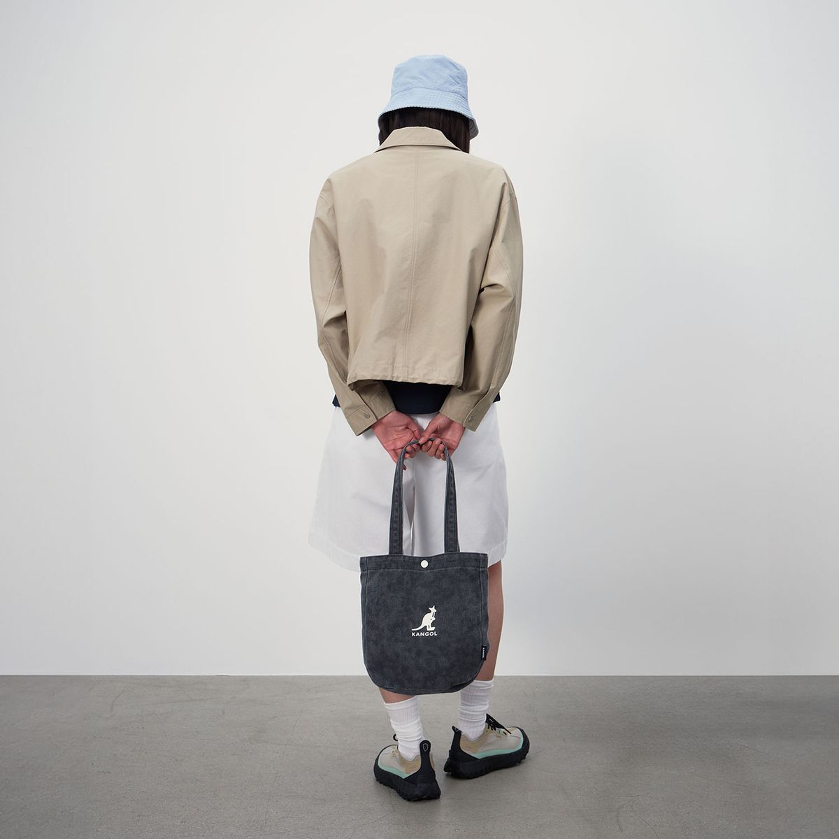 캉골(KANGOL) 워시드 제리 에코백 스몰 0059 데님블랙