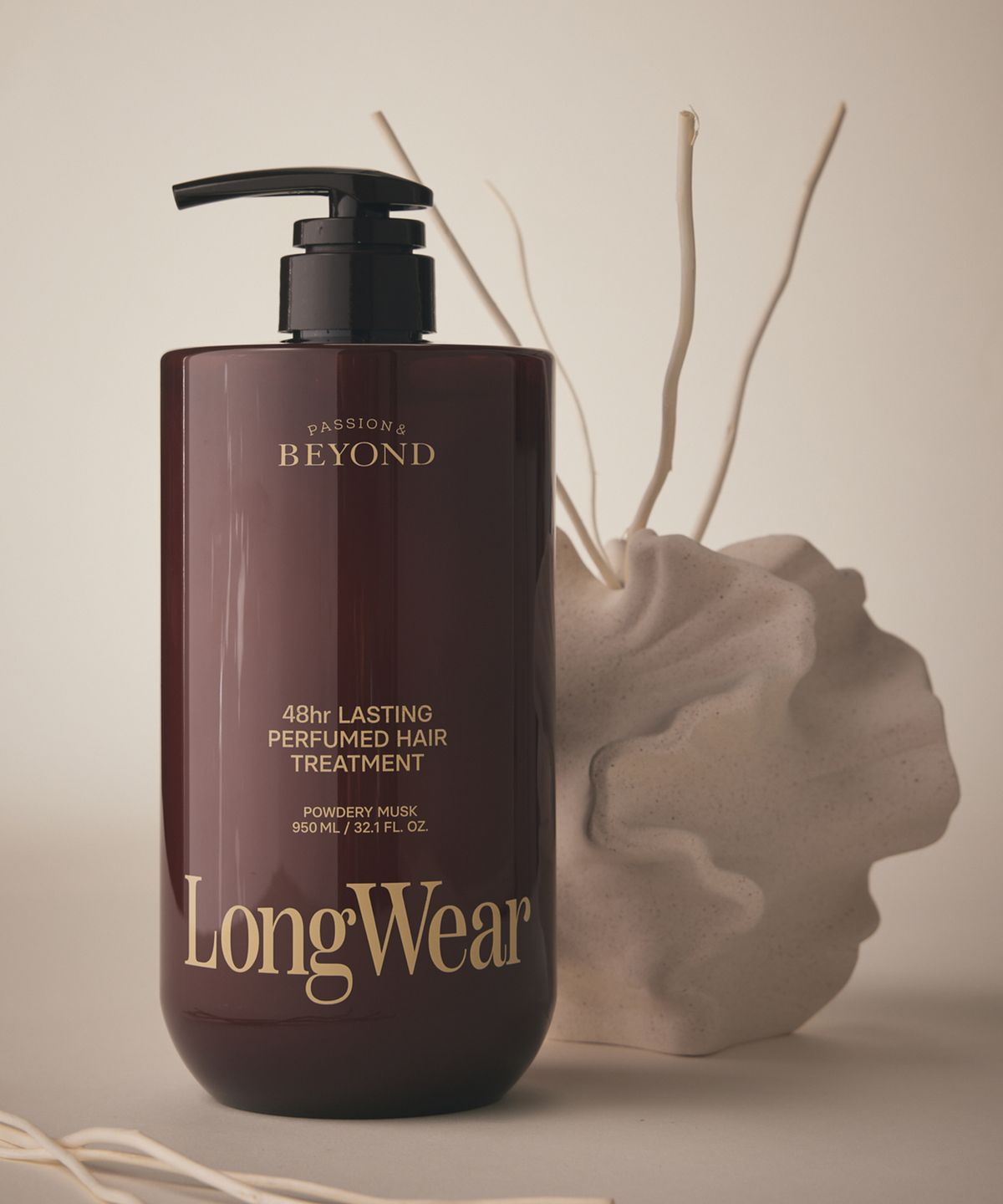 비욘드(BEYOND) 롱웨어 퍼퓸드 트리트먼트 파우더리 머스크 950ml