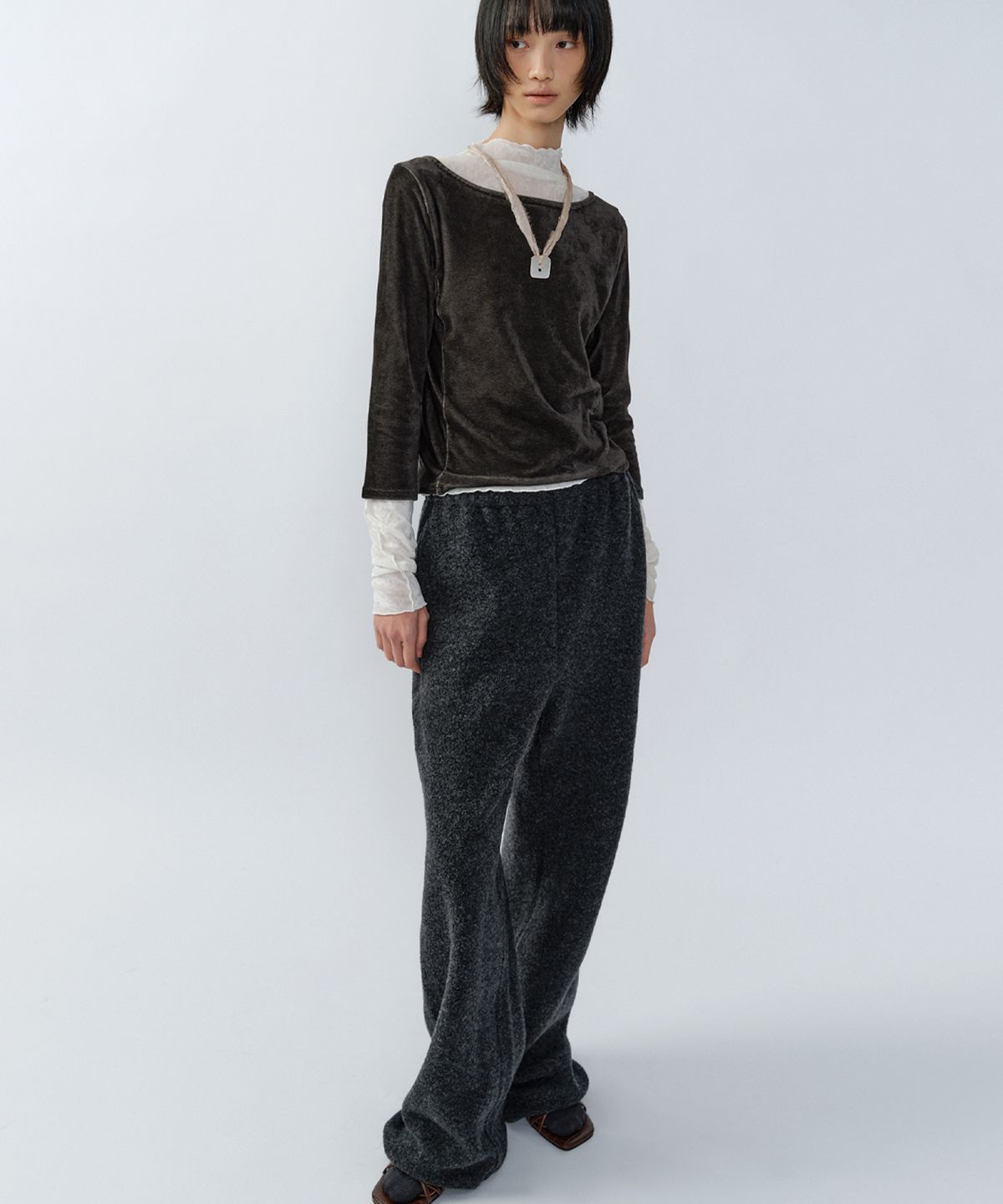 이어닝(YEARNING) WASHING VELVET 3/4 SLEEVE TOP, ESPRESSO