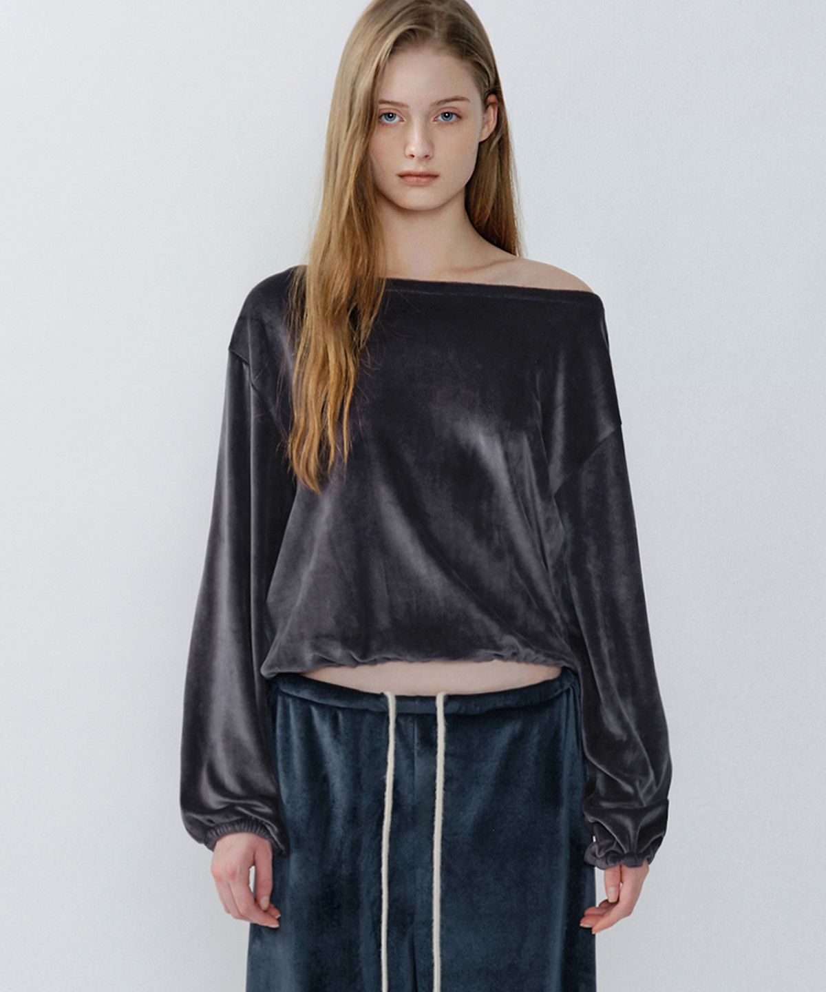 이어닝(YEARNING) VELVET STRING LOOSE TOP, DUSTY BLUE