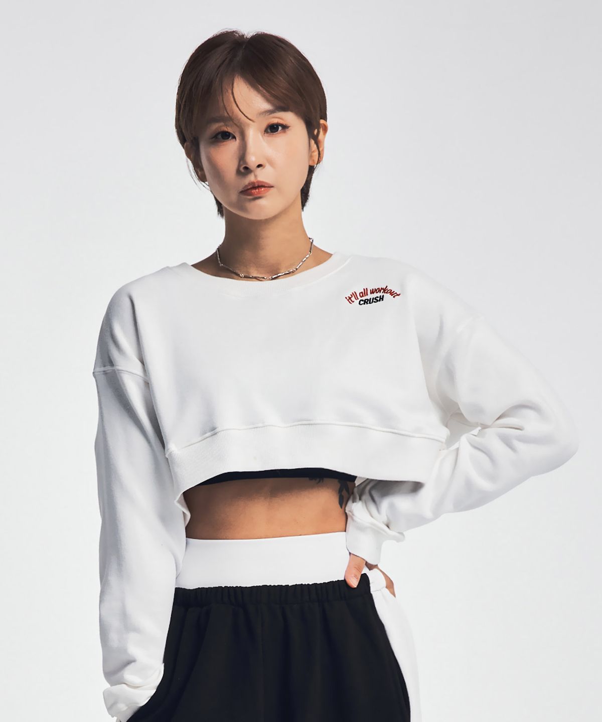 크러쉬 스타일(CRUSHST) 프리 크롭 스웻셔츠 화이트