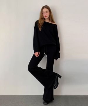 [SET] Off-Shoulder Top+Bootcut Banding Pants Set-up (2colors)