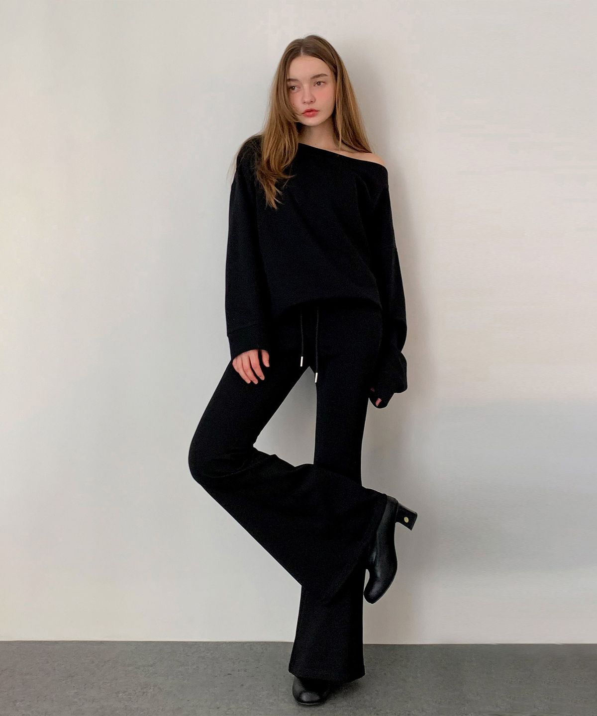 바스카라(VASCARA) [SET] Off-Shoulder Top+Bootcut Banding Pants Set-up (2colors)