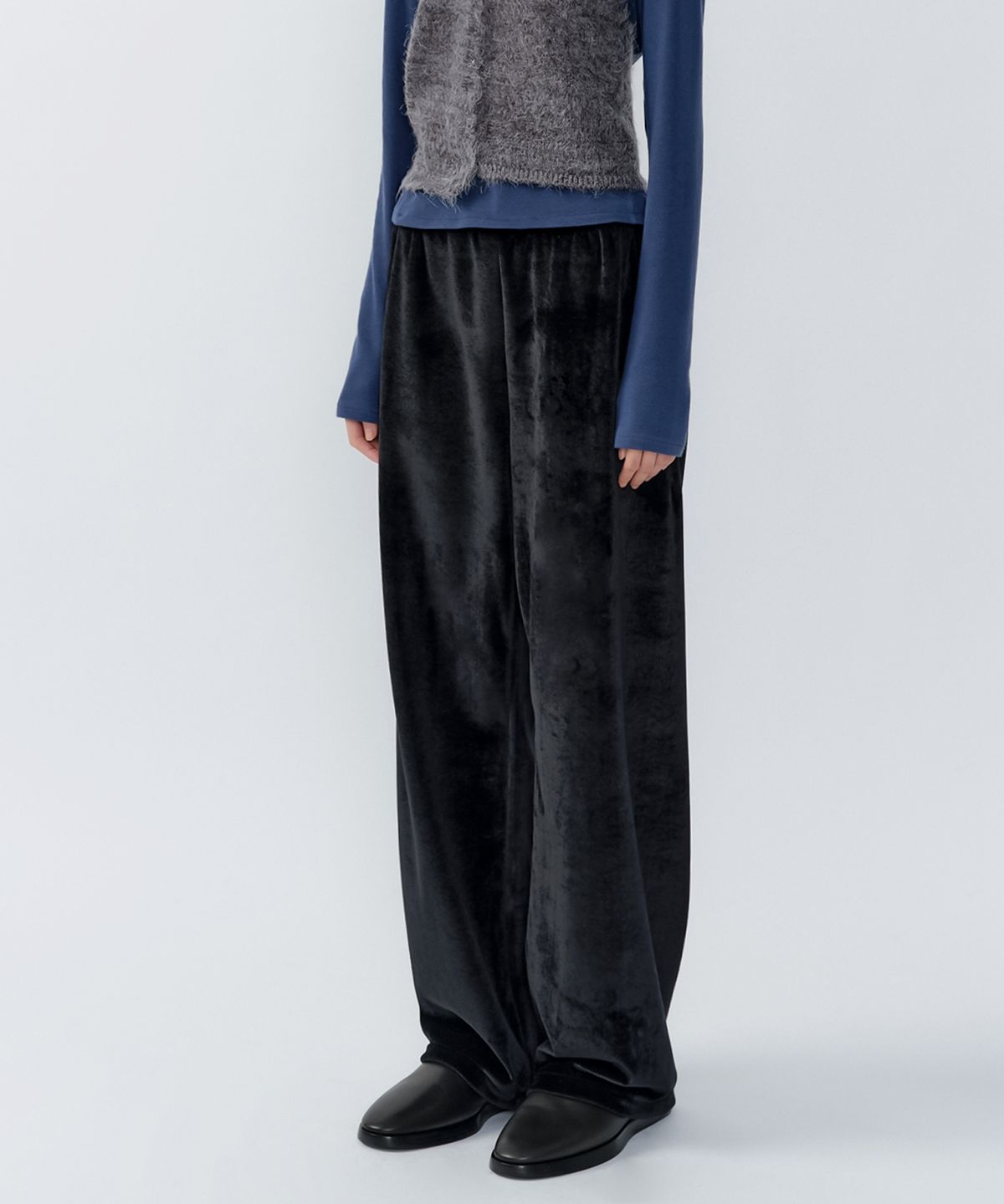 이어닝(YEARNING) COMFY VELVET EASY PANTS, BLACK
