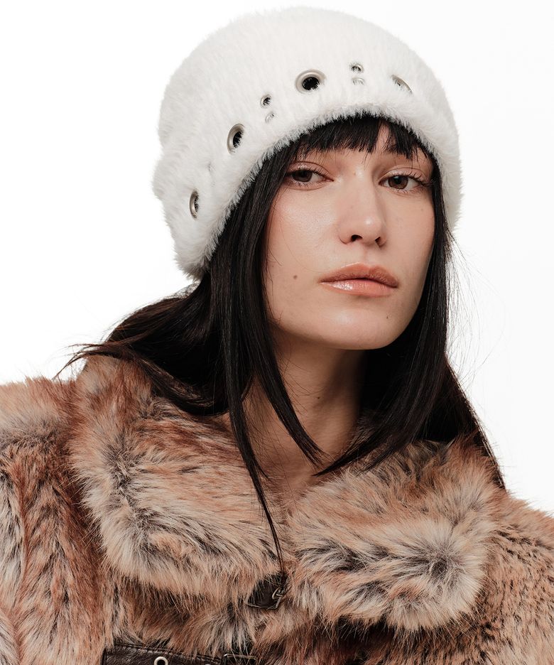 HUG STUD BEANIE (IVORY)