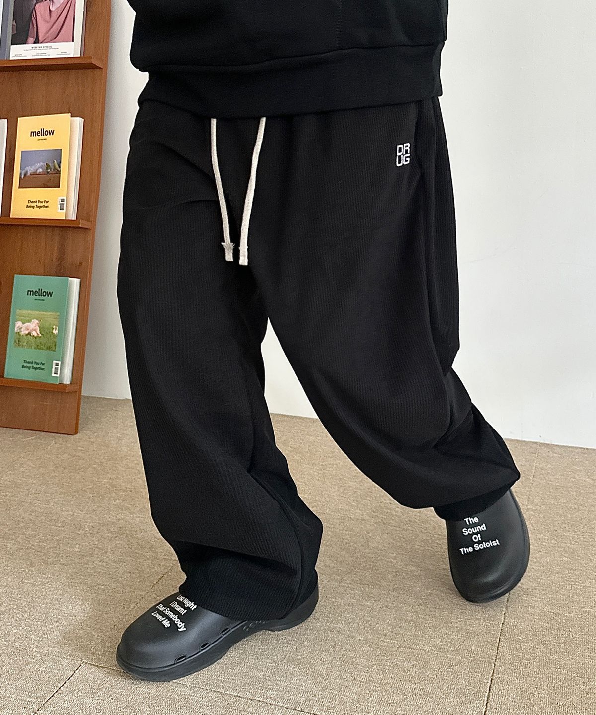 드러그 프로덕트(DRUG PRODUCT) WIDE CORDUROY SWEAT PANTS, BLACK