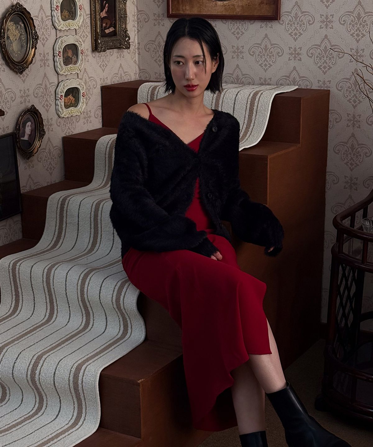 320쇼룸(320SHOWROOM) Soft Fuzzy Knit Cardigan Black