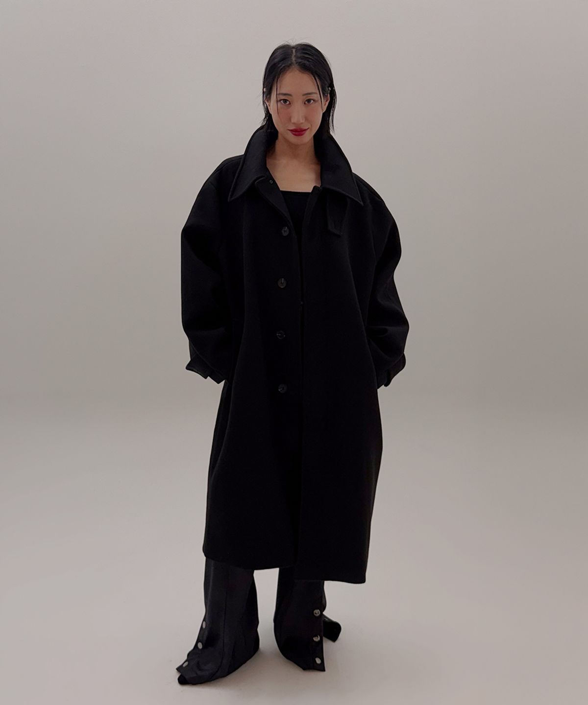 320쇼룸(320SHOWROOM) Wool Blend Balmacaan Long Coat Black
