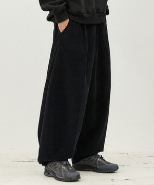 원턱 코듀로이 벌룬 팬츠 블랙