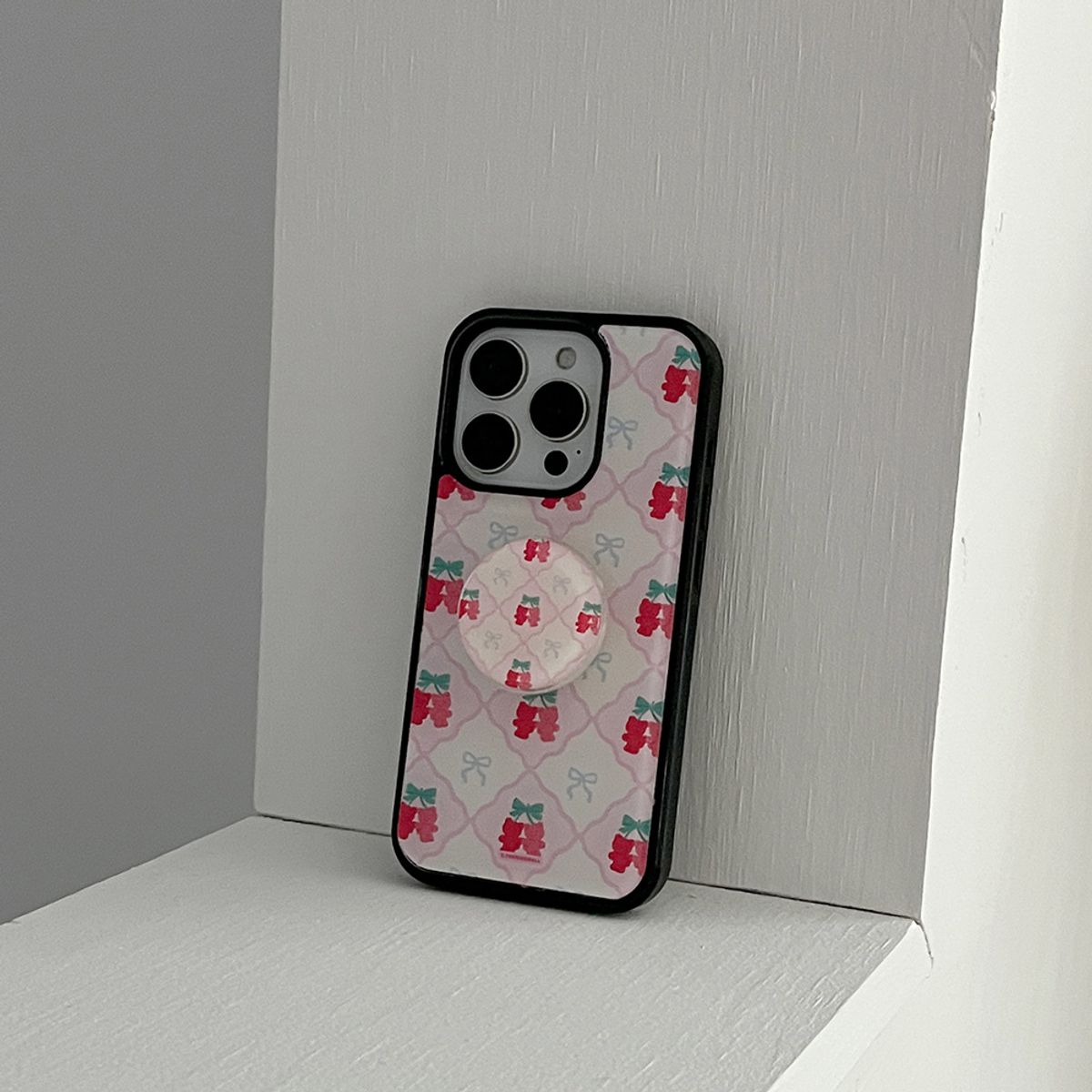 더나인몰(THE NINEMALL) cherry gummy checkerboard [블랙 맥세이프 범퍼케이스]