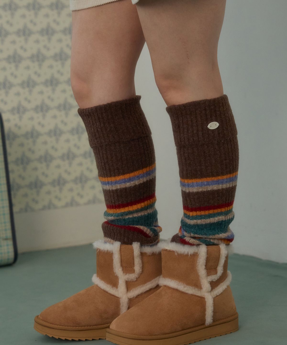 핑크파인애플(PINK PINEAPPLE) SNOW RETRO LEG WARMER_BROWN