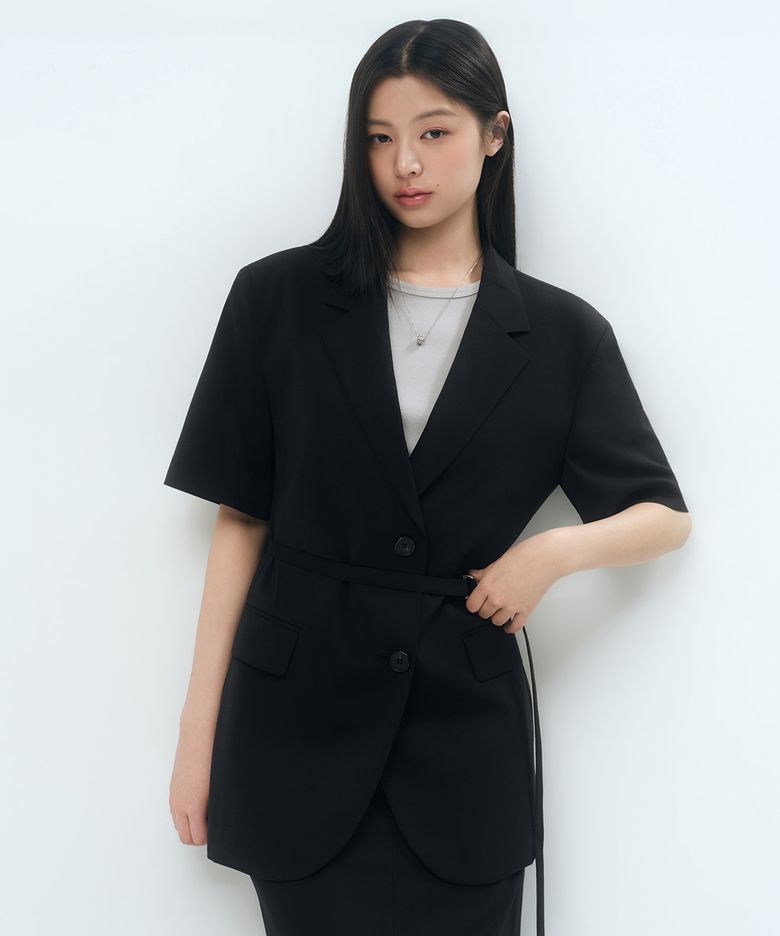 우먼즈 슬릭 벨티드 반소매 블레이저 [블랙]