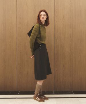 벨티드 핀턱 스커트_브라운