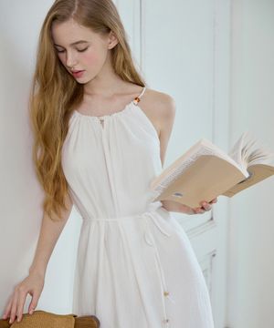 라우라 비즈볼 홀터넥 롱 원피스