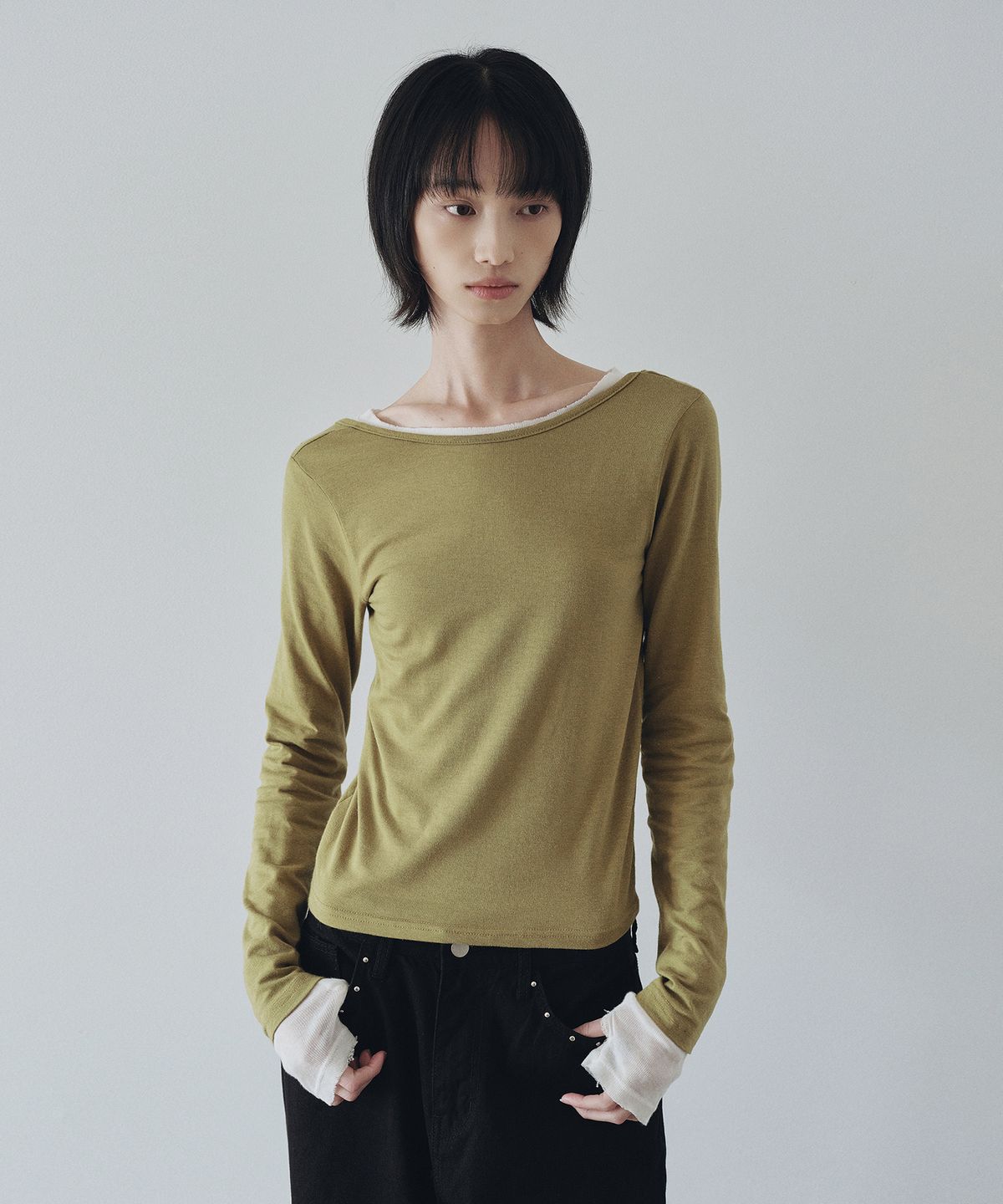 니브(NEEV) Two-Way U-neck T-Shirt (Olive)