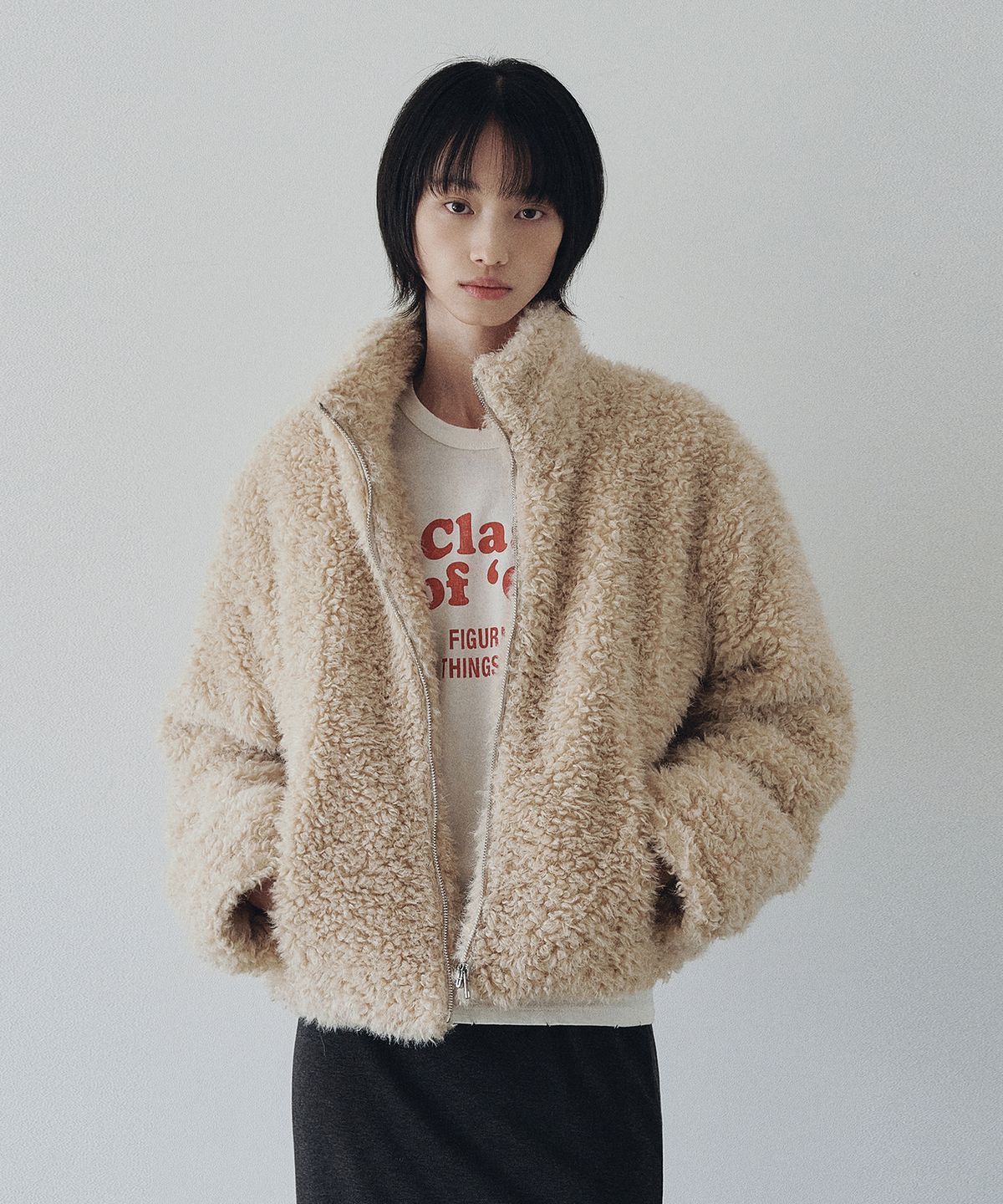 니브(NEEV) High-neck Boucle Fur Jacket (Light Beige)