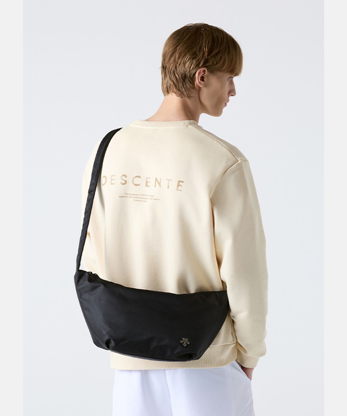 데상트(DESCENTE) 미디움 크로스 호보백 블랙 SR123UBG1C