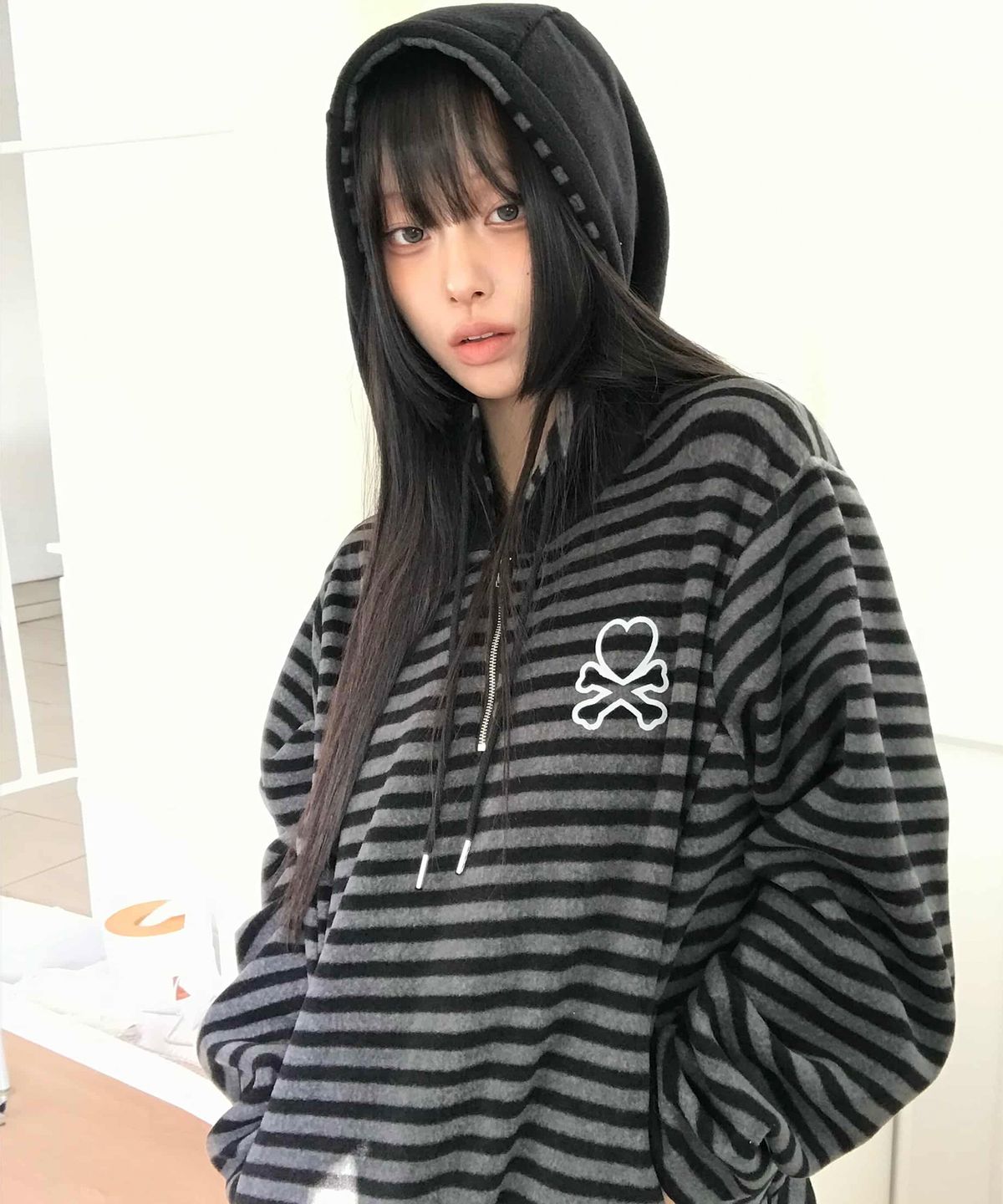 러브이즈트루(LUVISTRUE) EV HALF ZIP FLEECE HOODIE(BLACK)