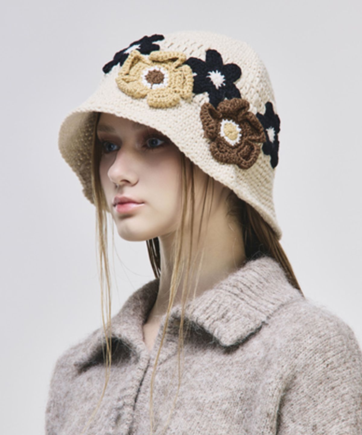 그레이티스트(THE GREATEST) Blossom Knit Bucket Hat Beige