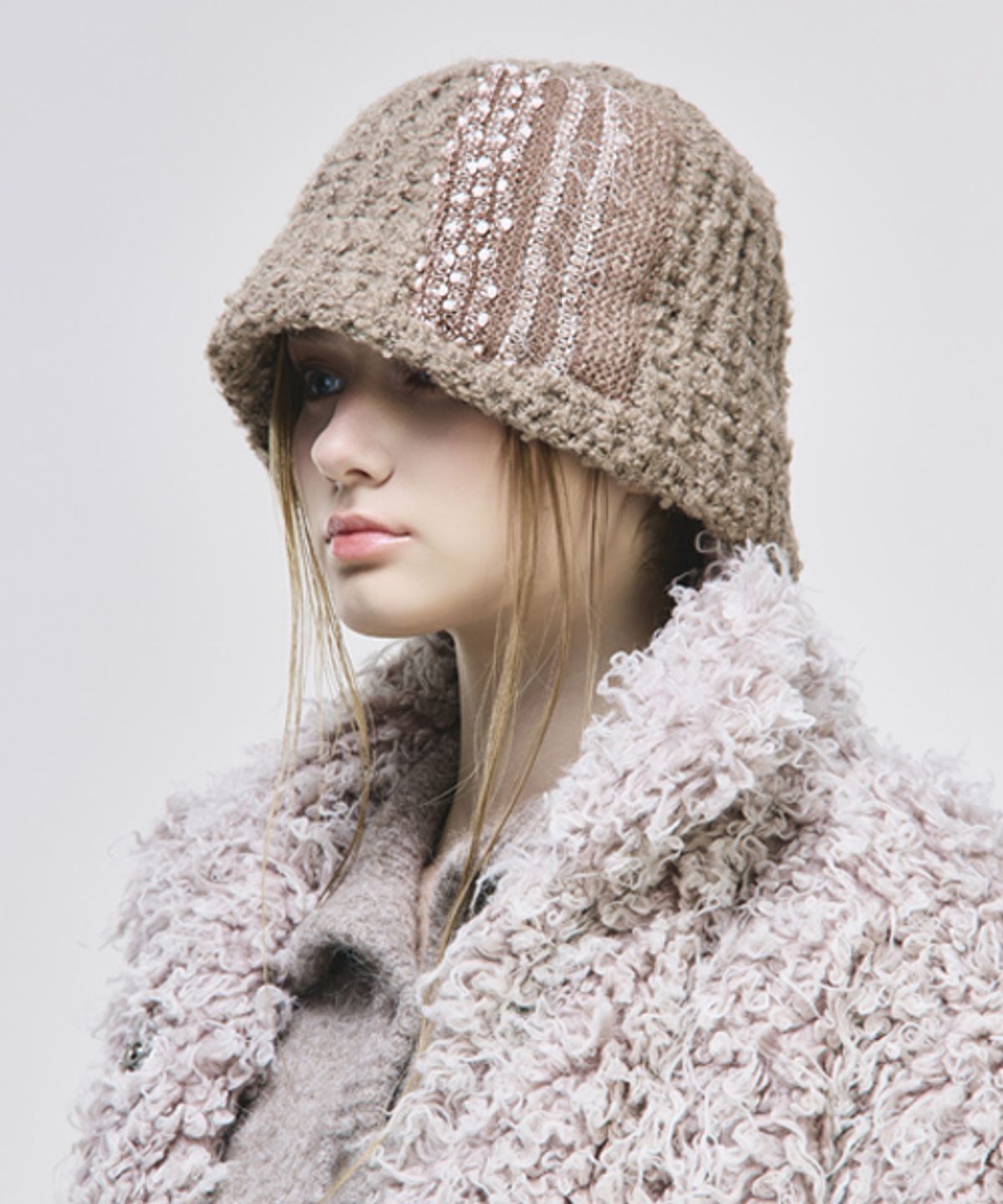 그레이티스트(THE GREATEST) Patch Winter Beanie Beige