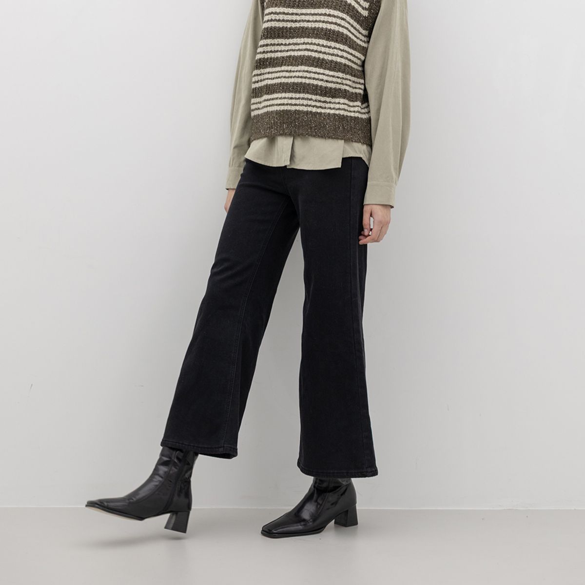 웬스데이딜라잇(WEDNESDAY DELIGHT) WD_Slim-fit plush lining denim pants_2color