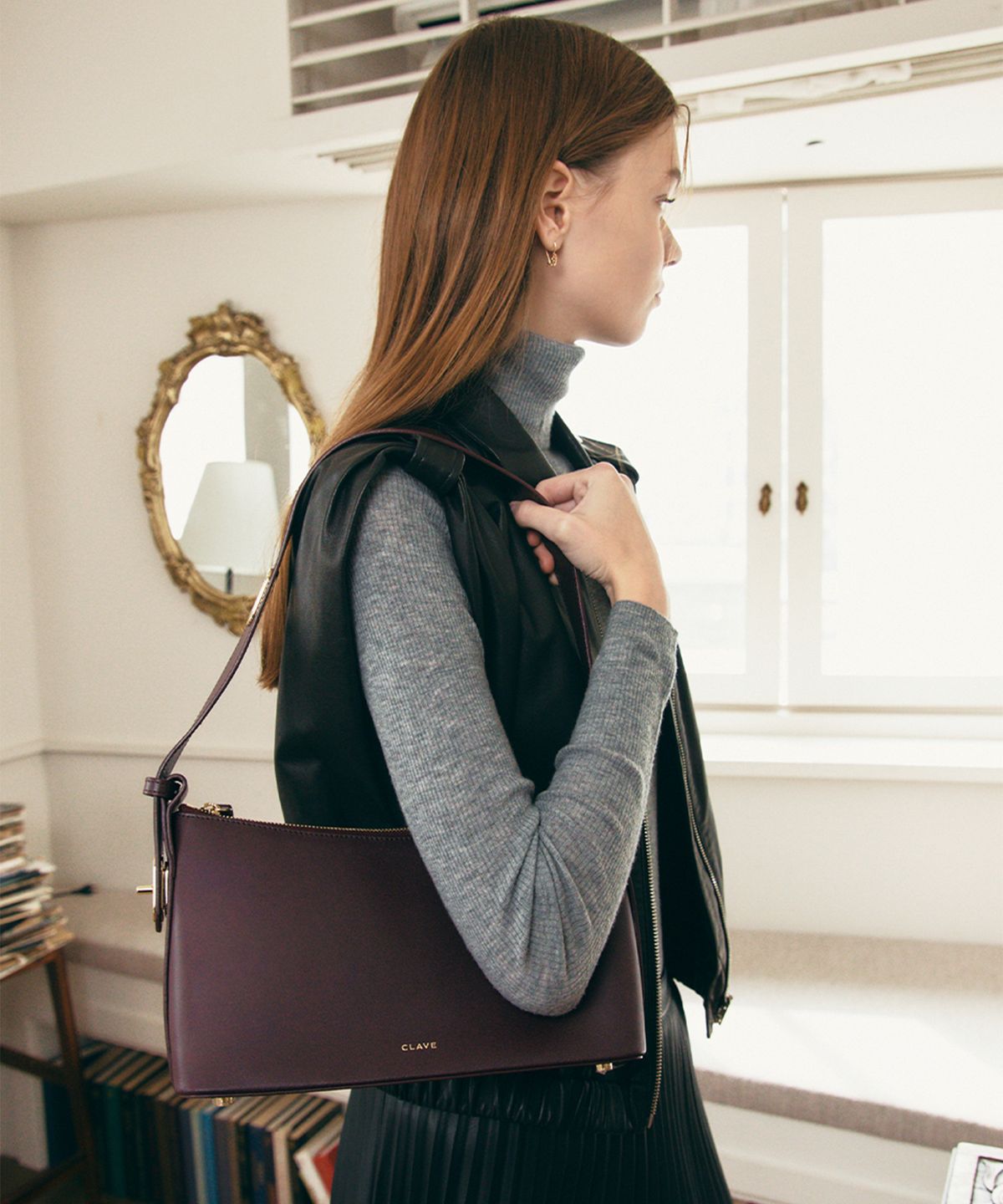 끌라베(CLAVE) 헬렌 버건디 숄더백 (HELEN Burgundy Shoulder Bag)