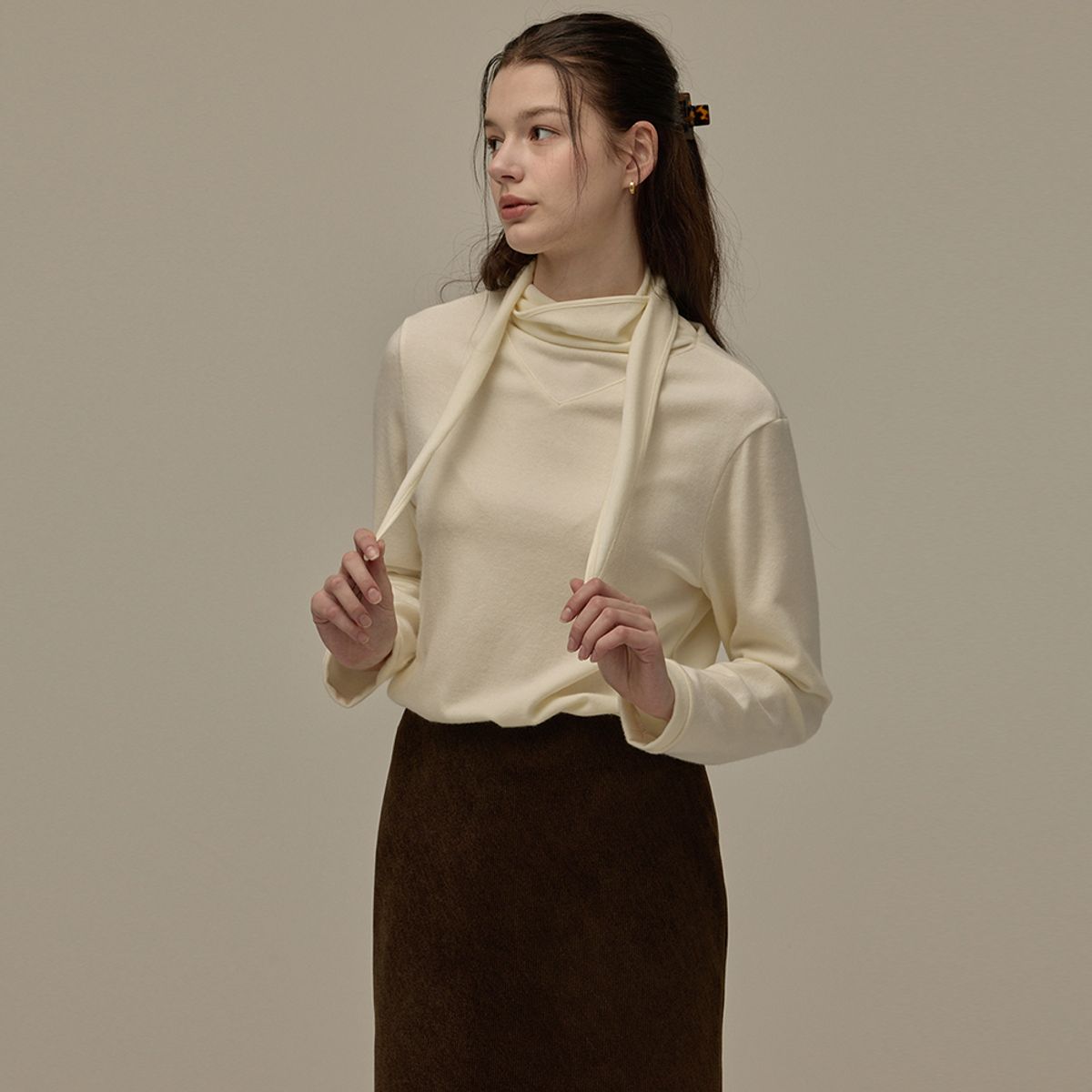 비뮤즈맨션(BEMUSE MANSION) Tie scarf top - Ivory