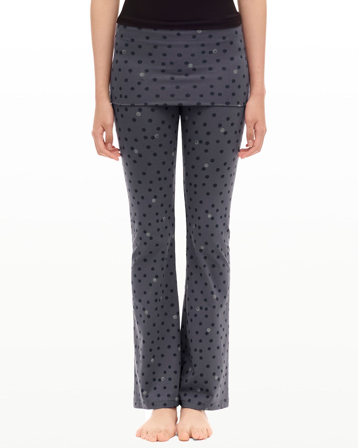 후포(HOOPOE) signature flare fit stretch pants in dot print_charcoal