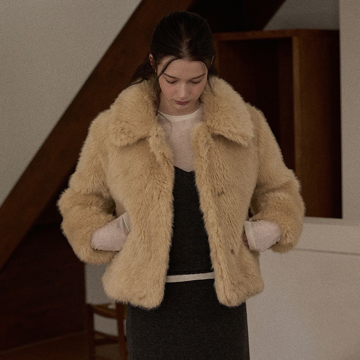 비뮤즈맨션(BEMUSE MANSION) Alpaca faux fur jacket - Beige